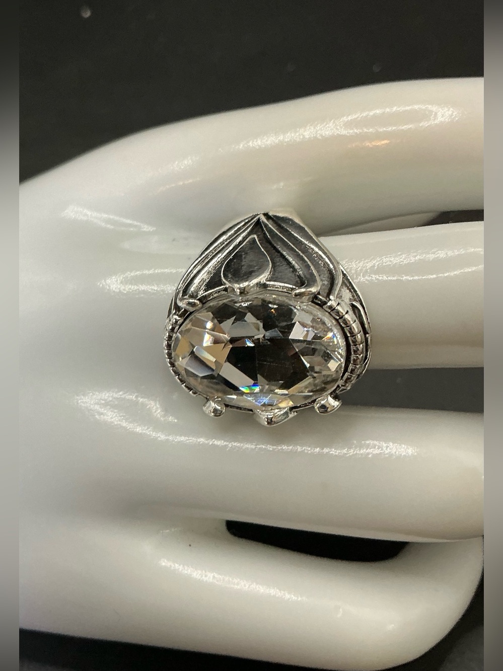 SILVER TONE OVERSIZED CLEAR STONE FACETED OVAL STONE RING SIZE 10